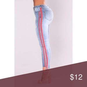 Never worn fashion nova size 3 jeans! ❤️